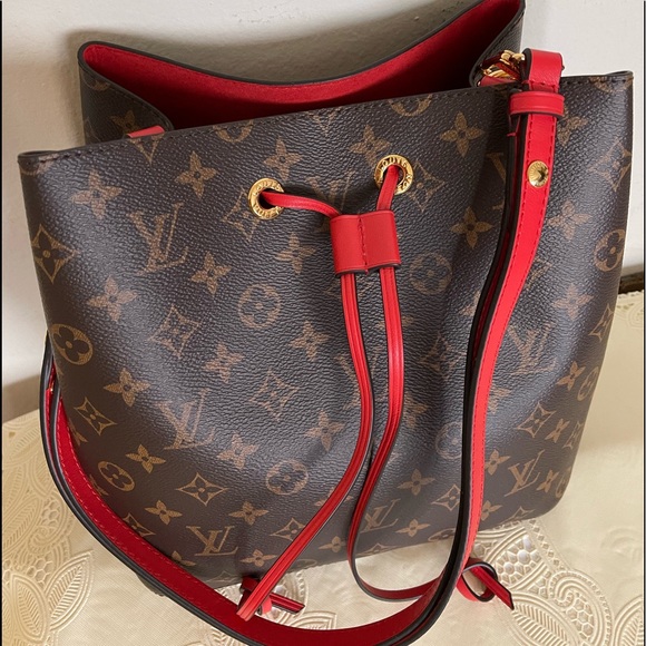 Louis Vuitton Neonoe - Picture 2 of 6